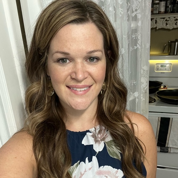 Meet your Posher, Shaeleen - Picture 2 of 2